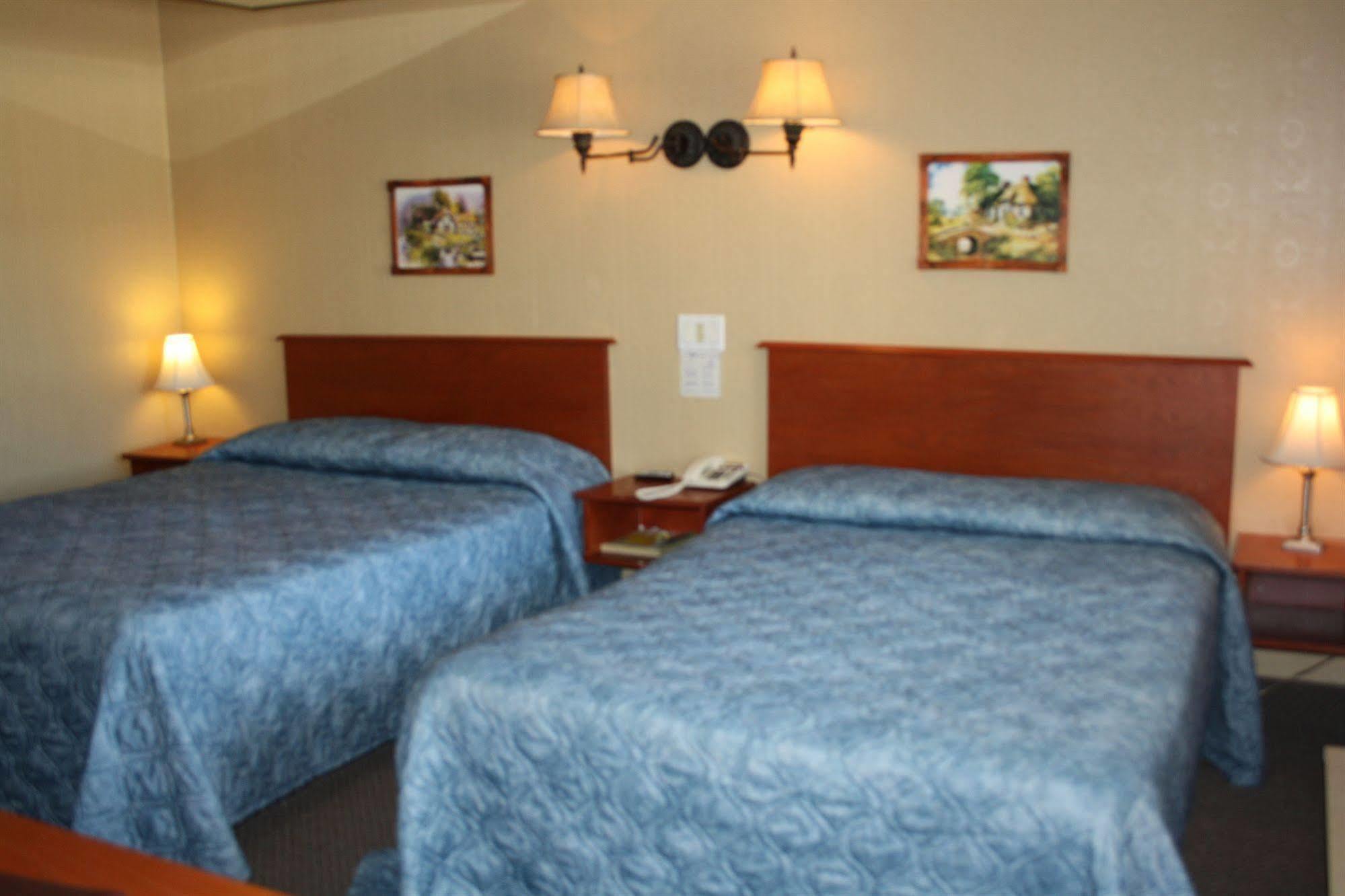 Au Doc Motel Repentigny Buitenkant foto